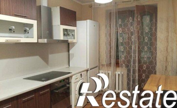 3-комн квартира проспект Чекистов, 42,  д. 42