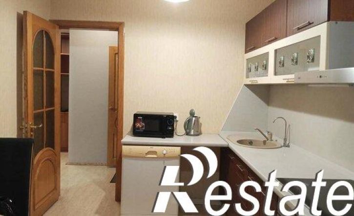 3-комн квартира проспект Чекистов, 42,  д. 42