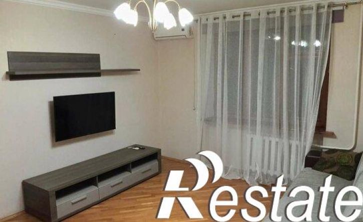 3-комн квартира проспект Чекистов, 42,  д. 42