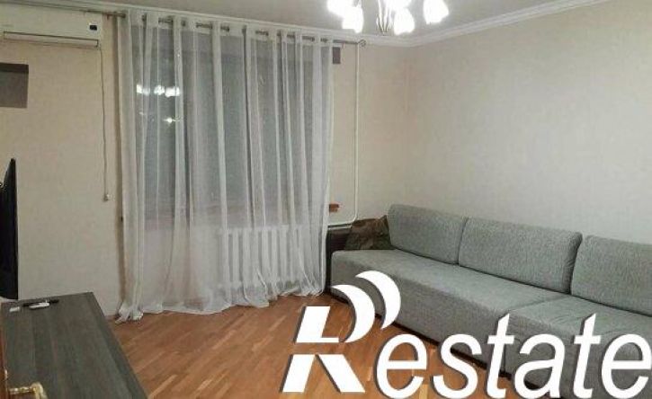 3-комн квартира проспект Чекистов, 42,  д. 42