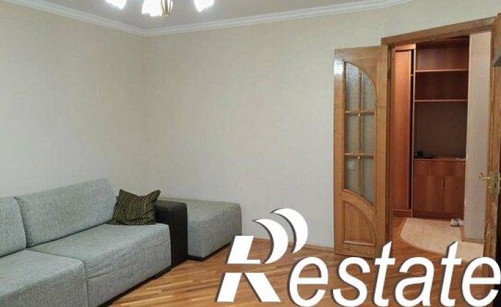 3-комн квартира проспект Чекистов, 42,  д. 42