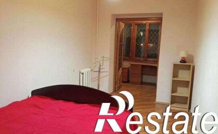 3-комн квартира проспект Чекистов, 42,  д. 42