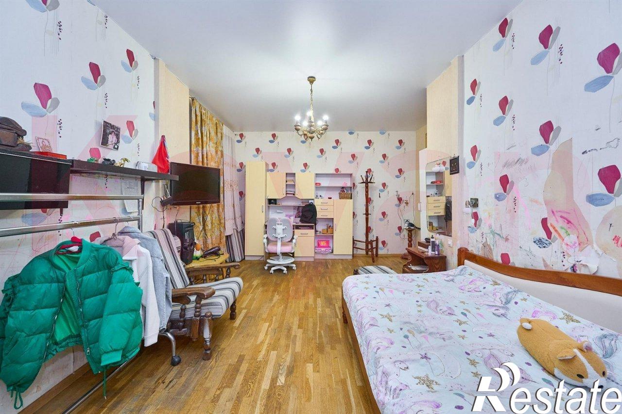Купить квартиру за 29 990 000 рублей на Красная ул.