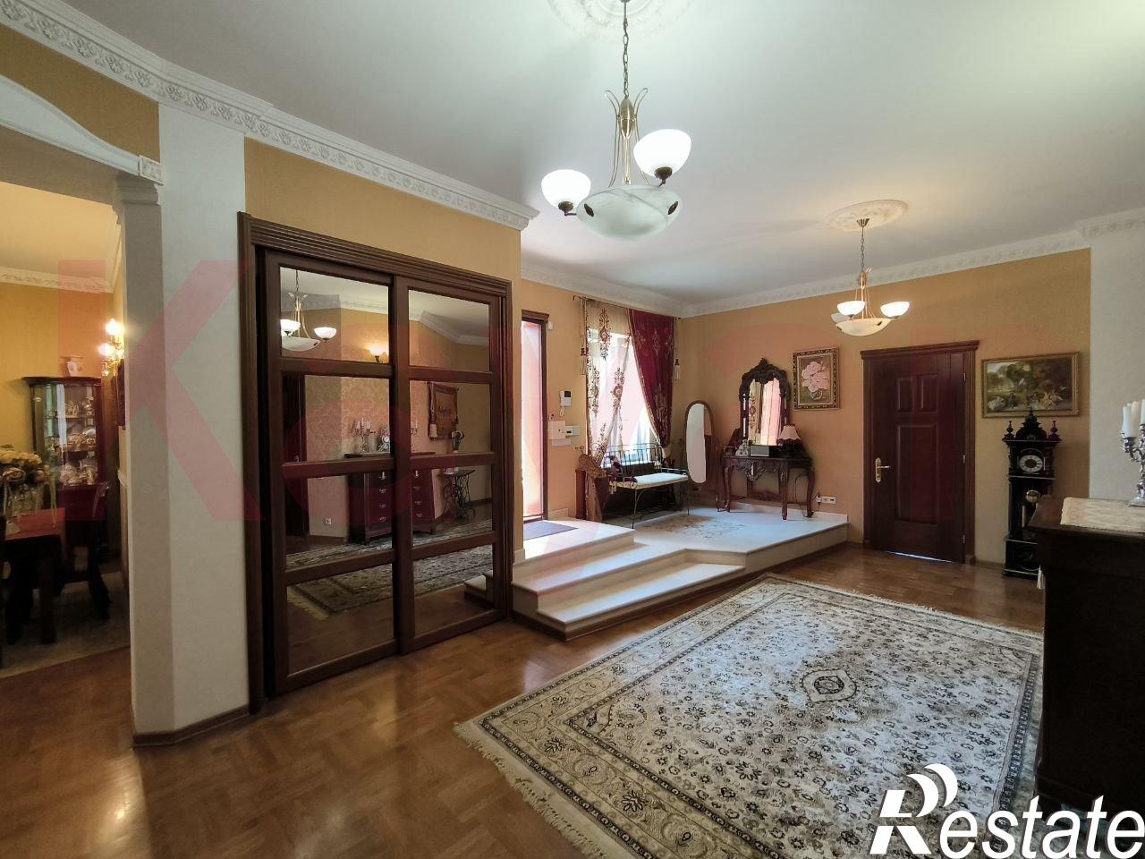 Купить квартиру за 40 000 000 рублей на им. Красина ул.