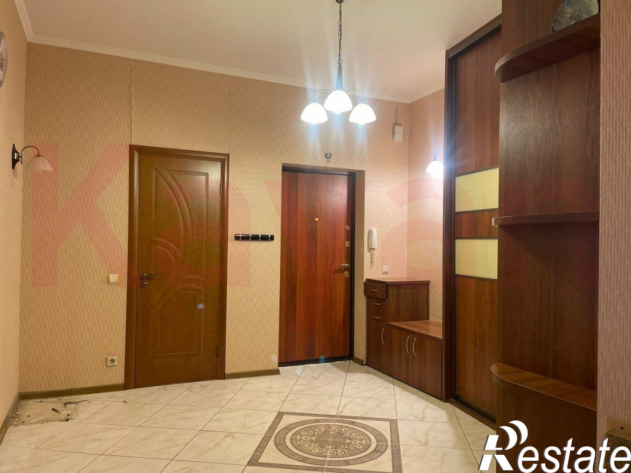 Купить квартиру за 10 300 000 рублей на Ставропольская ул.