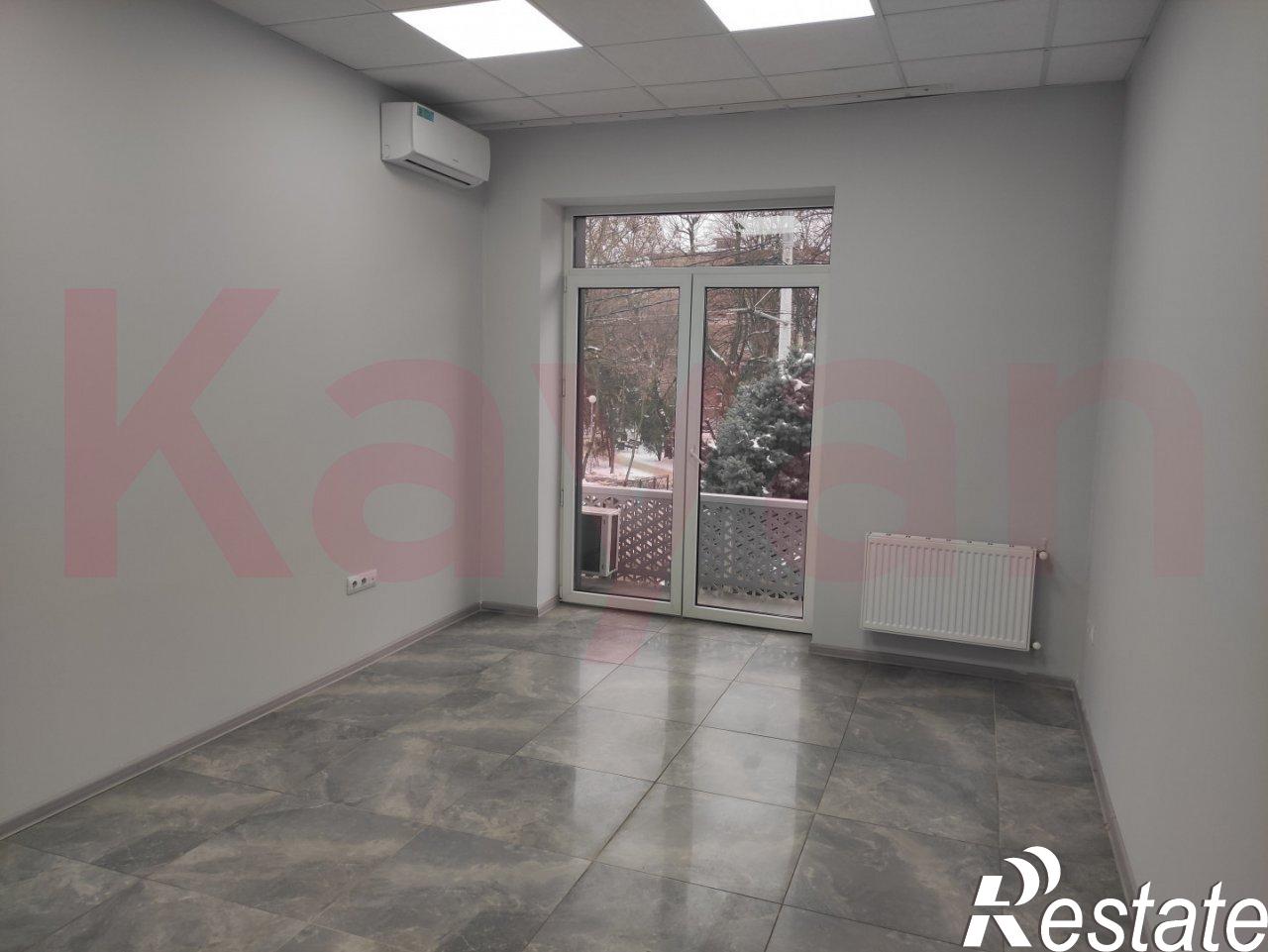 Купить офис, помещение под офис за 15 408 000 рублей на Дзержинского ул.