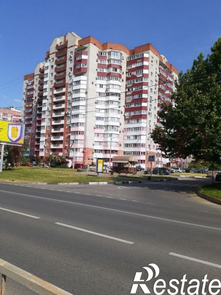 2-комн квартира Чекистов проспект