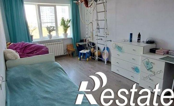 3-комн квартира улица Котлярова, 1,  д. 1