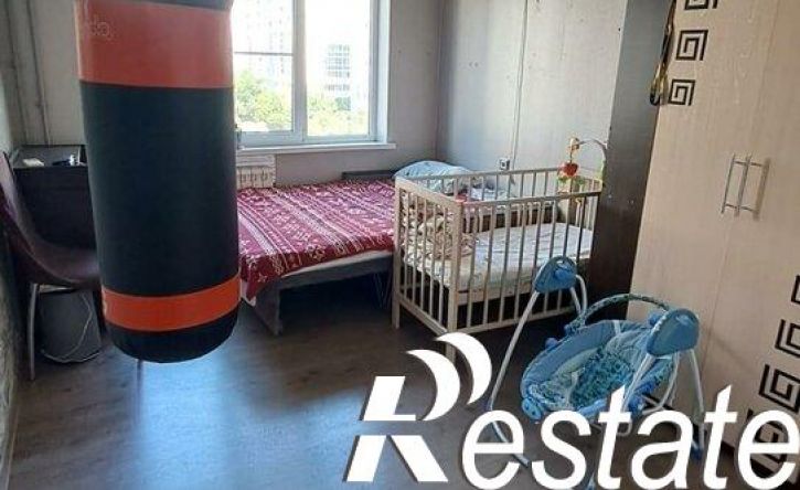 3-комн квартира улица Котлярова, 1,  д. 1