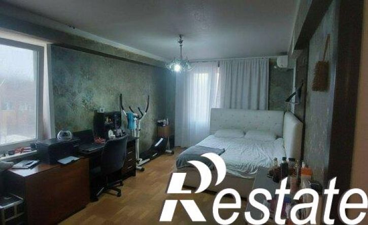 2-комн квартира улица Яна Полуяна, 42,  д. 42