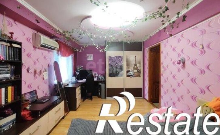 4-комн квартира улица Гидростроителей, 33,  д. 33