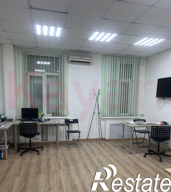Сдать торговое помещение за 140 000 рублей на им. Ленина ул.