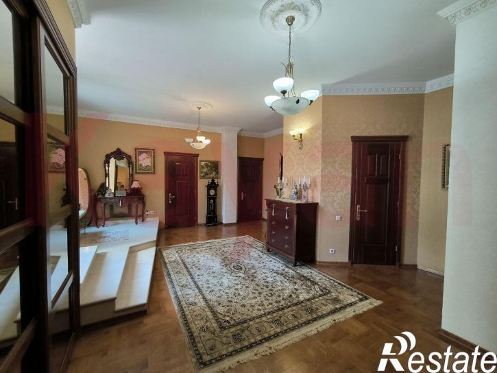 5-комн квартира им. Красина ул.