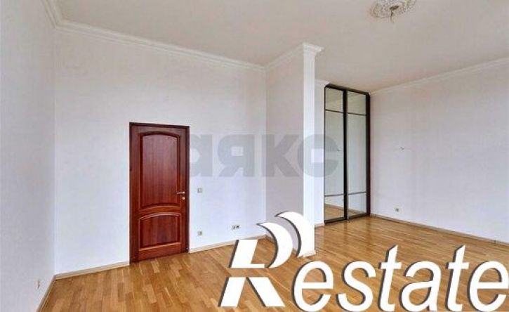 3-комн квартира улица Передерия, 64,  д. 64