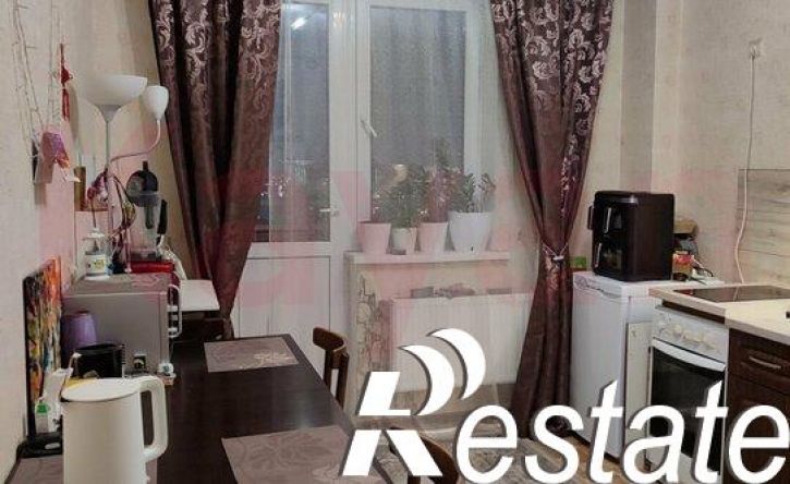2-комн квартира улица Александра Покрышкина, 4/9,  д. 4/9