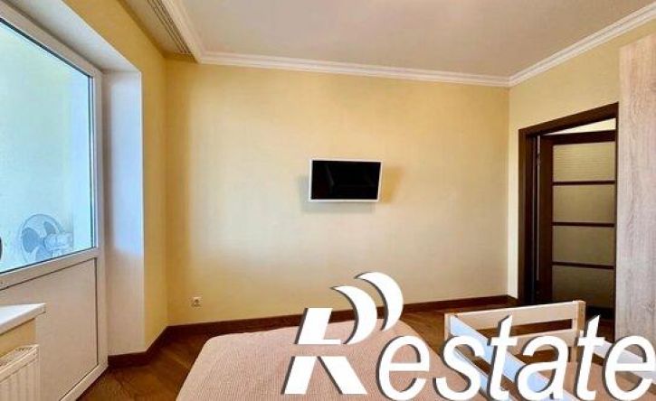 3-комн квартира улица Гаврилова, 27,  д. 27