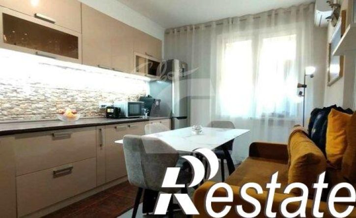 2-комн квартира Российская улица, 72/1 к1,  д. 72/1 к1