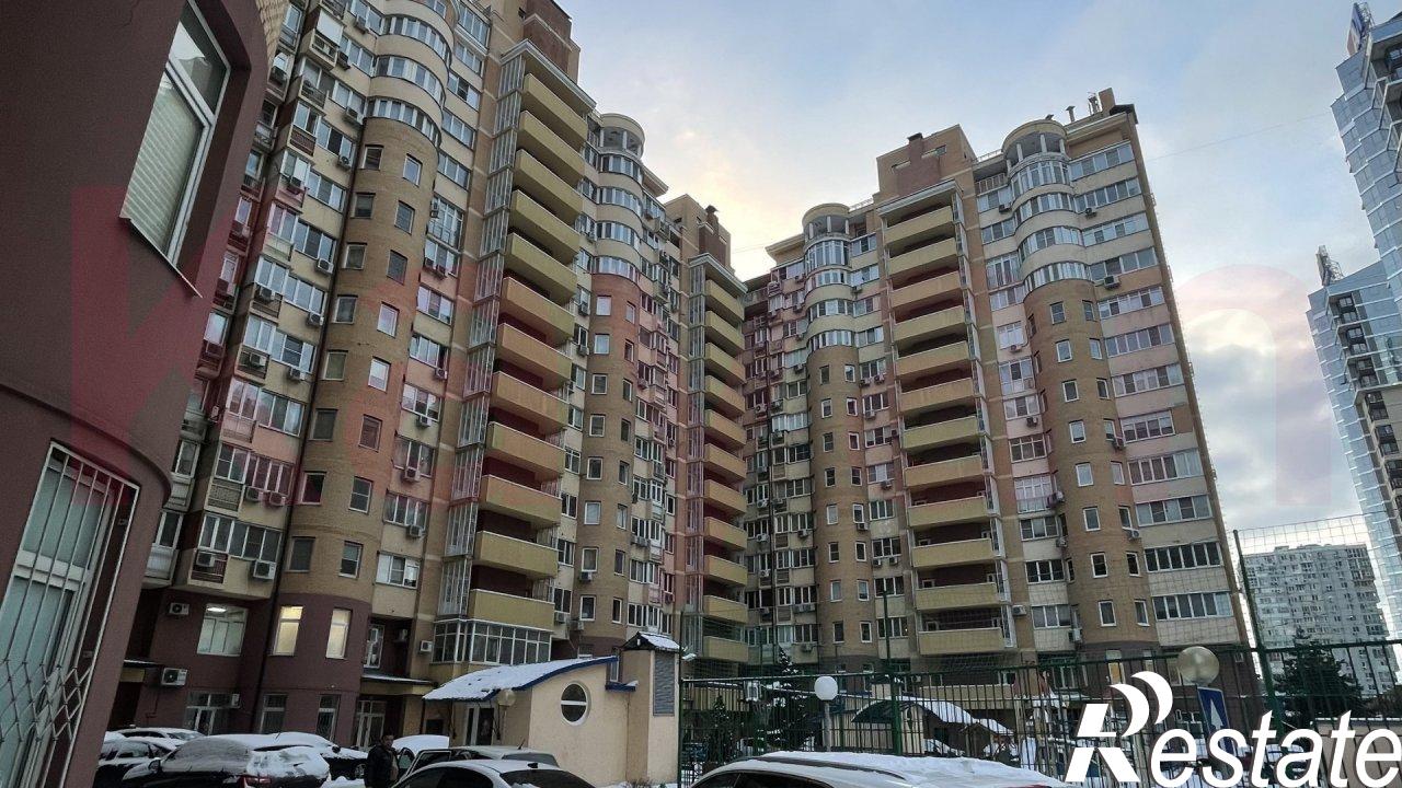 Купить квартиру за 11 990 000 рублей на им. Атарбекова ул.