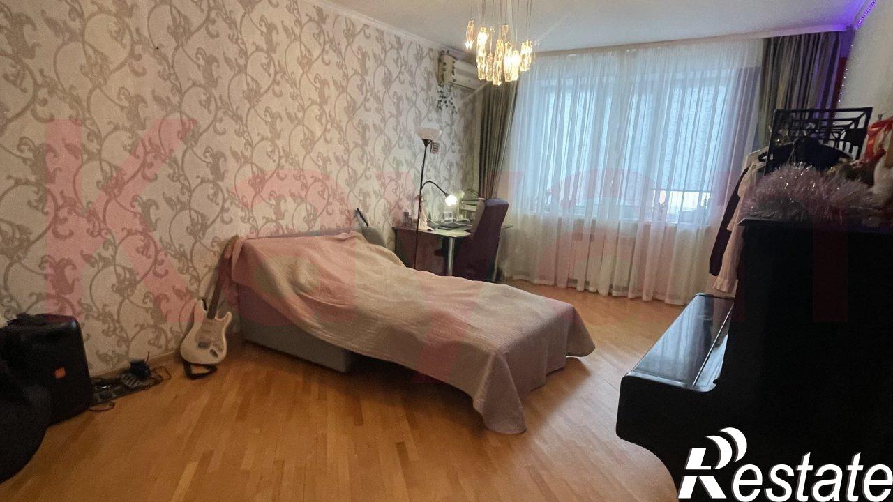 Купить квартиру за 11 990 000 рублей на им. Атарбекова ул.