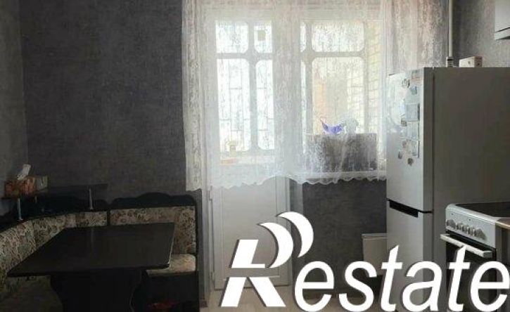 2-комн квартира проспект Чекистов, 1,  д. 1