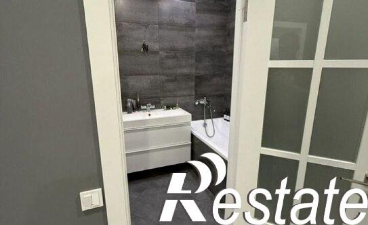 3-комн квартира улица Героя Сарабеева, 5 к4,  д. 5 к4